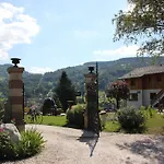 木屋 Alpine Near Cafes *