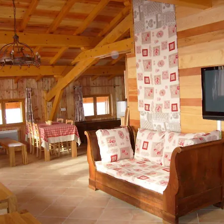 Chalet Chalet With Skiing And Horse Riding Nearby *