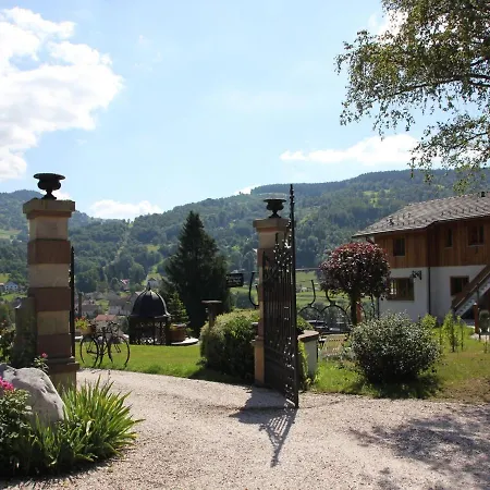 Шале Alpine Near Cafes