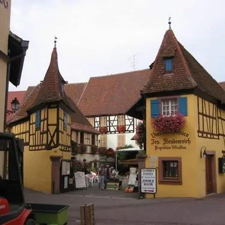 Alpine Near Cafes Chalet Le Ménil