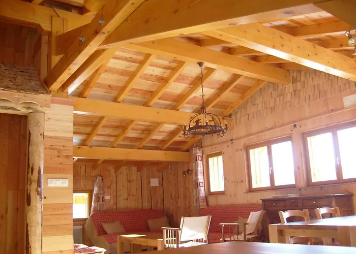 Alpine Near Cafes * Le Ménil