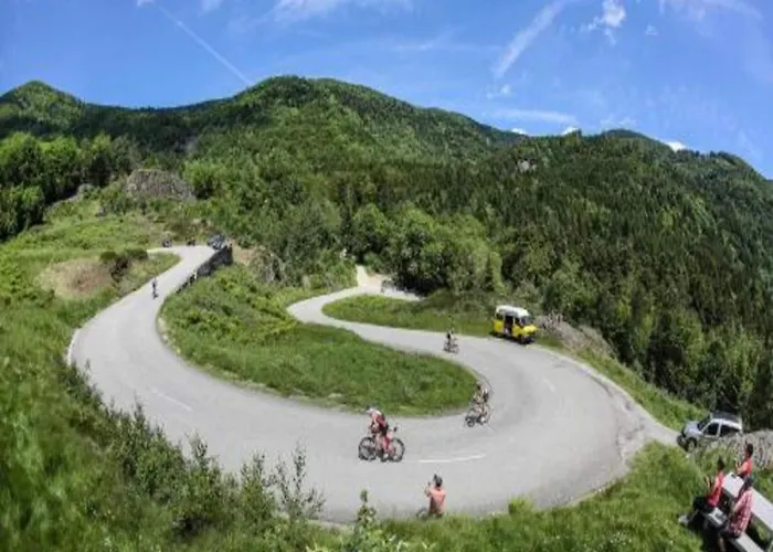 Alpine Near Cafes Le Ménil