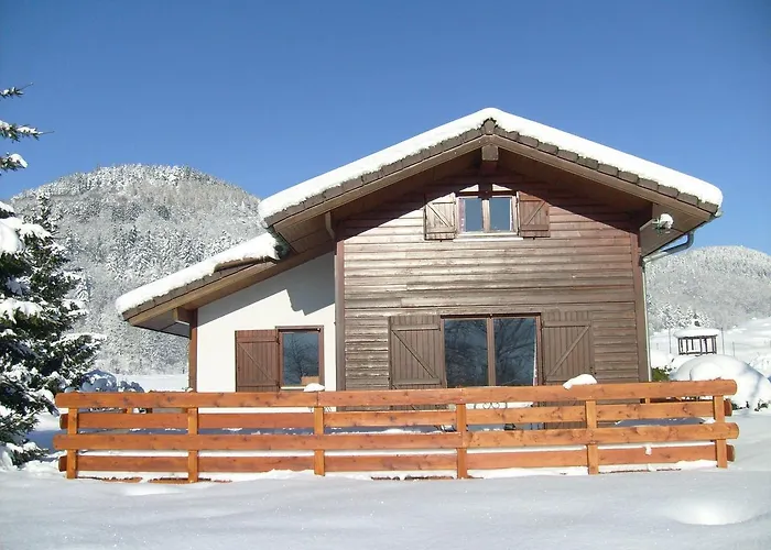 Alpine Near Cafes * Le Ménil