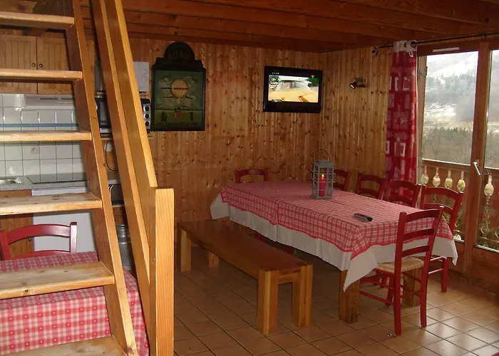 Alpine Near Cafes * Le Ménil